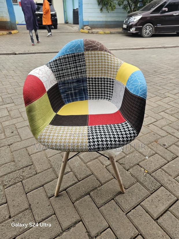 Caterina Eames Chairs Padded - main view