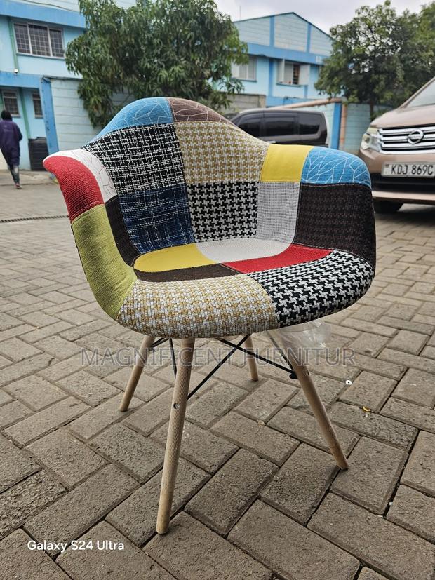 Caterina Eames Chairs Padded - thumbnail 2