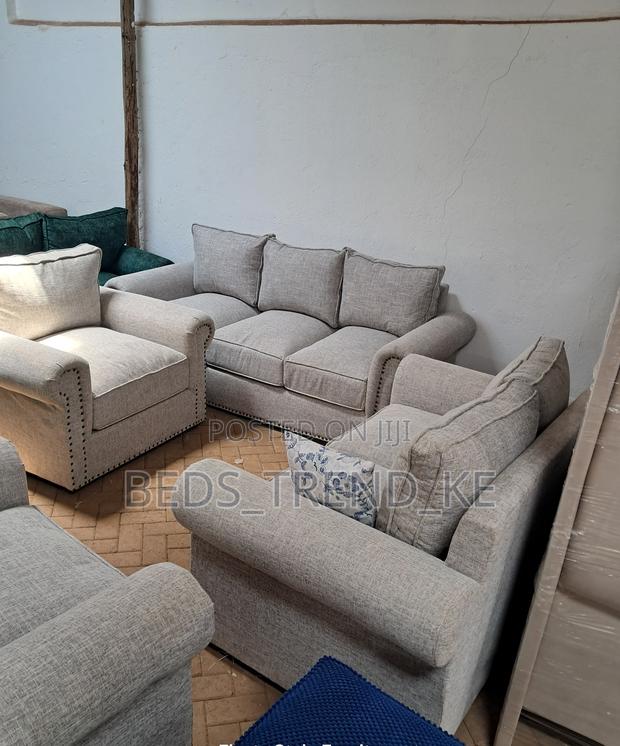 7 Seater Timeless Modern Sofa 3,2,1,1 - main view
