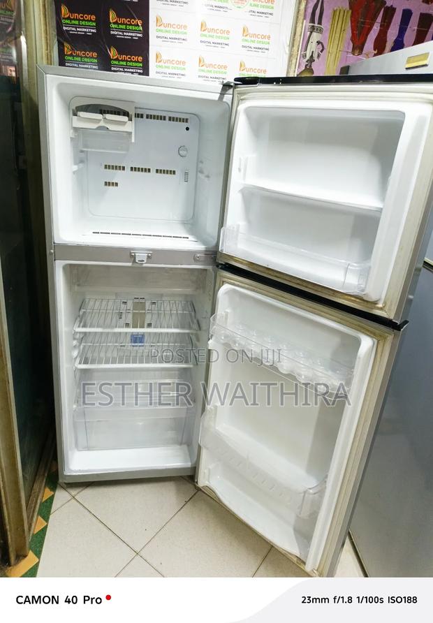 Neat Samsung Fridge (280l)