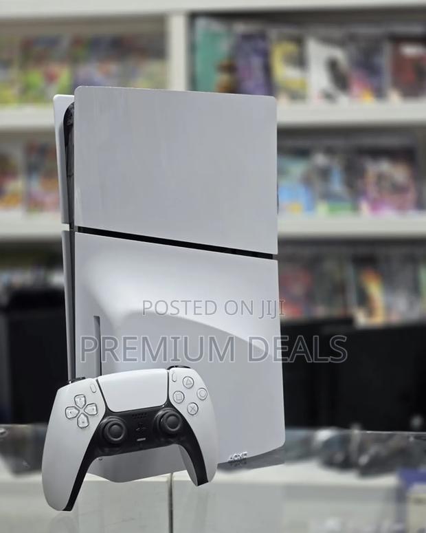 Adversely Clean White Ps5 Slim.