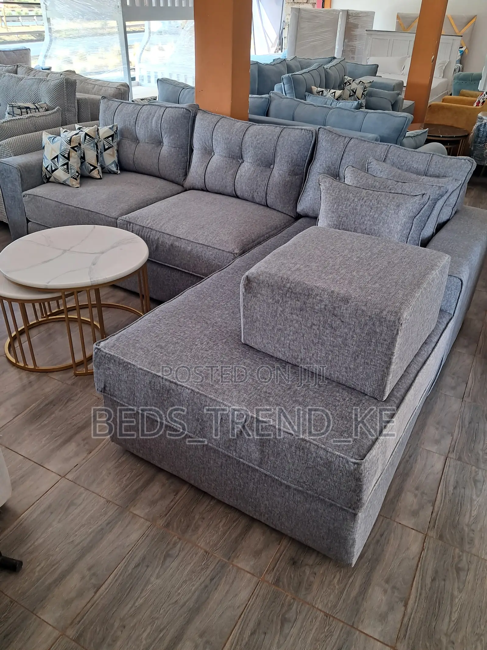 Ultra-Comfy 6 Seater L Shaped Sofa With a Puff