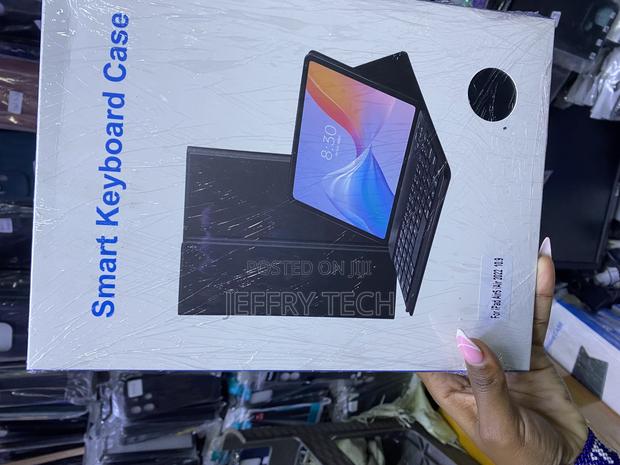 Chesona iPad Air 5th Rechargeable Wireless Keyboard Case - main view