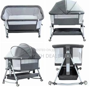 Baby Co Sleeper With Net and Rocking Wheel - thumbnail 2