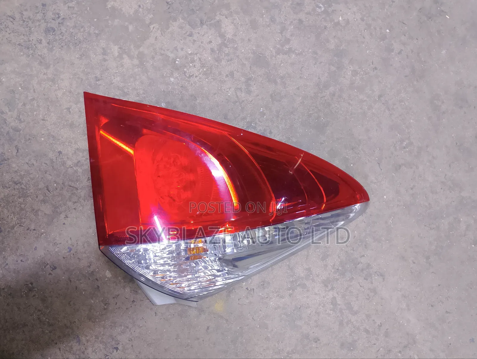 Toyota Ractis Rh Taillight