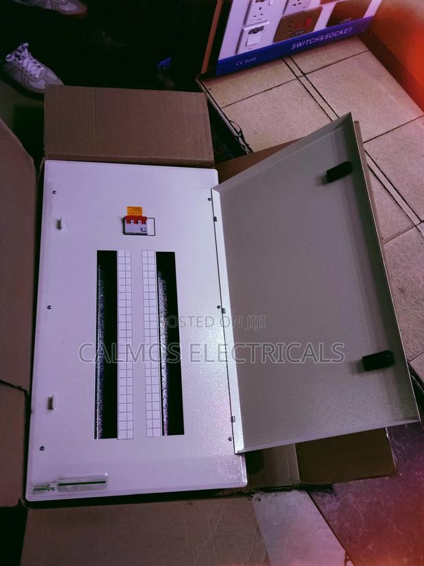 Schneider Distribution Board 16ways - main view