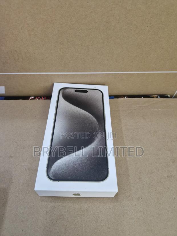 New Apple iPhone 15 Pro Max 256 GB Gray - main view