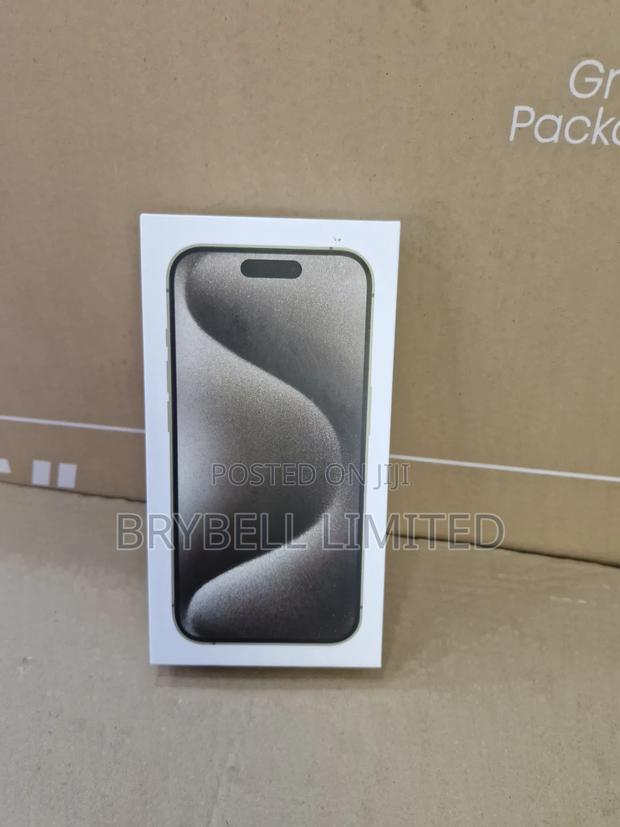 New Apple iPhone 15 Pro Max 256 GB Gray - thumbnail 3