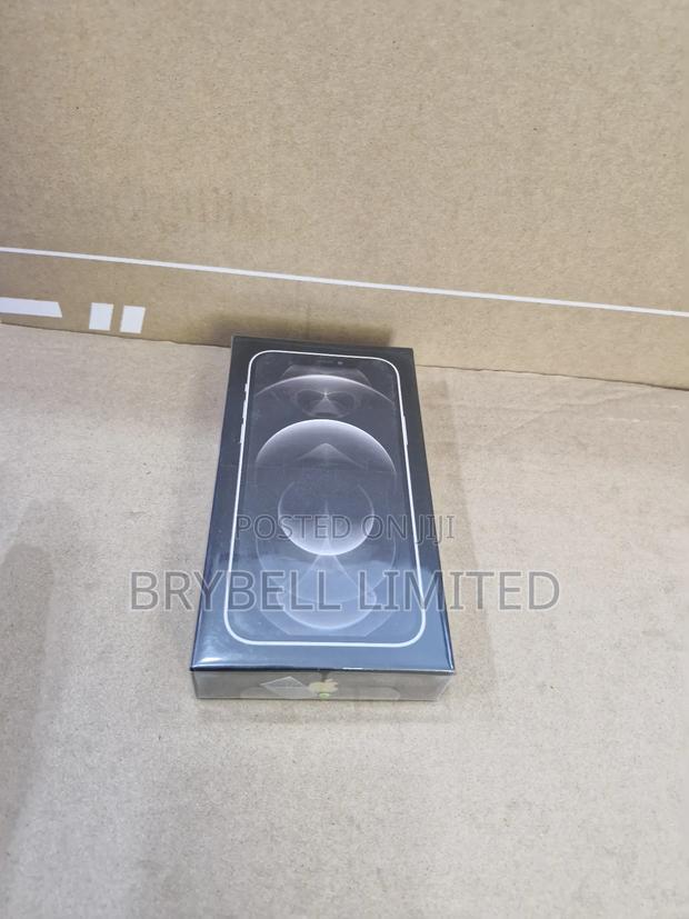 New Apple iPhone 12 256 GB Black - main view