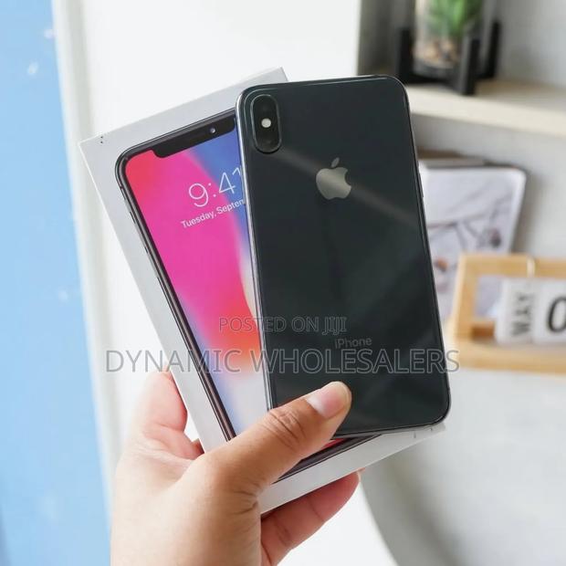 Apple iPhone X 256 GB Black - main view