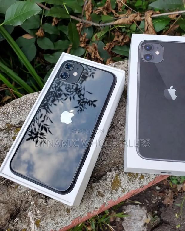 Apple iPhone 11 128 GB Black - main view