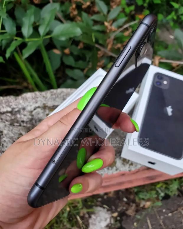 Apple iPhone 11 128 GB Black - thumbnail 2