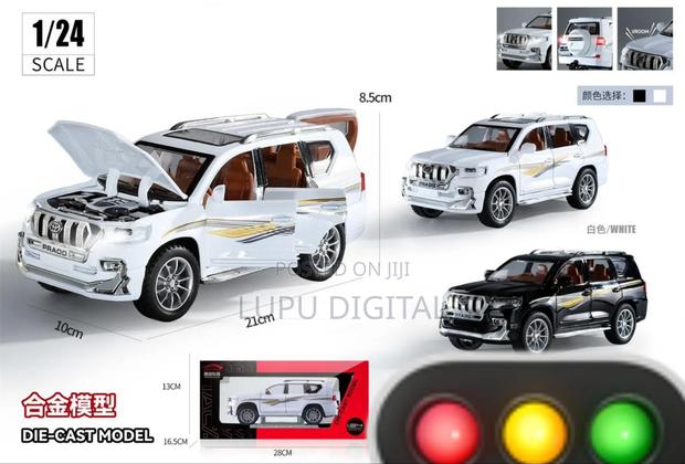 Die Cast Model Music and Lights Boxed 5 Panel Mirror Display - main view
