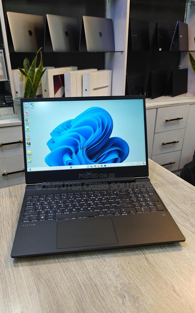Laptop HP Victus 15 16GB AMD Ryzen 7 SSD 1T - thumbnail 3