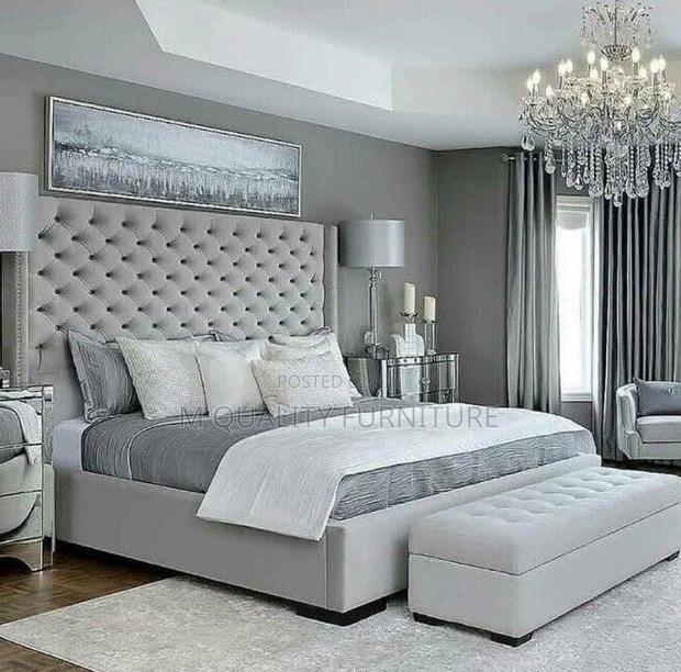 Gray 6 by 6 Classic Bed With Ottoman
