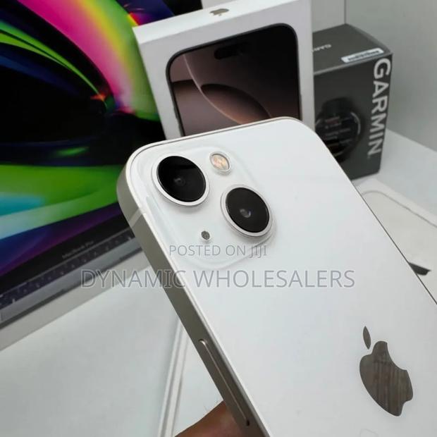 Apple iPhone 13 256 GB White - main view