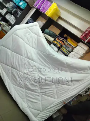 Size: 7*8 ( 250*270cm) Super Super King Size White Duvet
