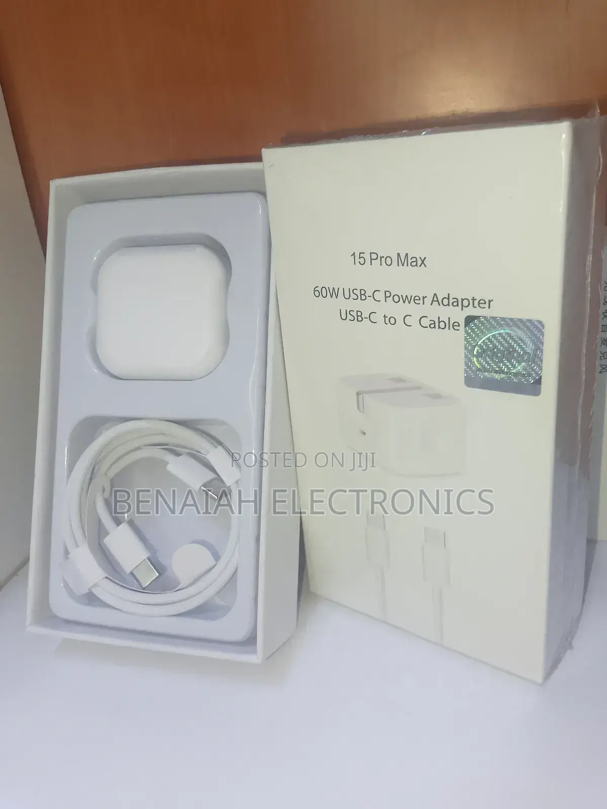 iPhone 15 Pro Max 60 Watts Traveller Charger,Usb C to C