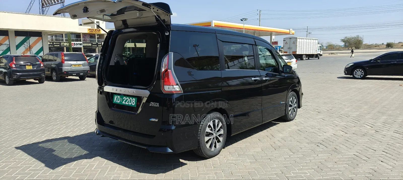 Nissan Serena 2018 Black