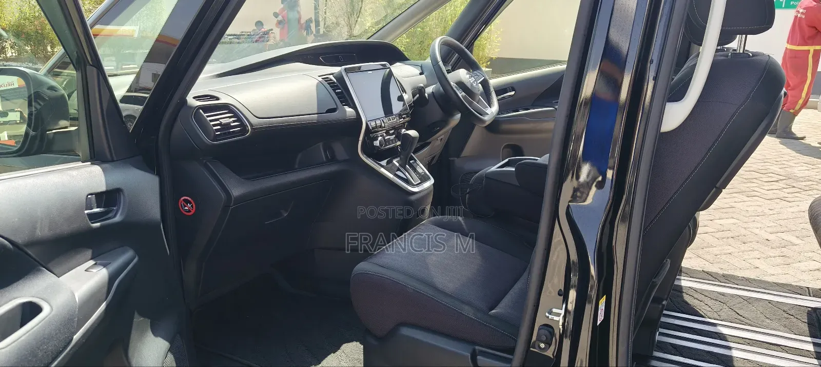 Nissan Serena 2018 Black