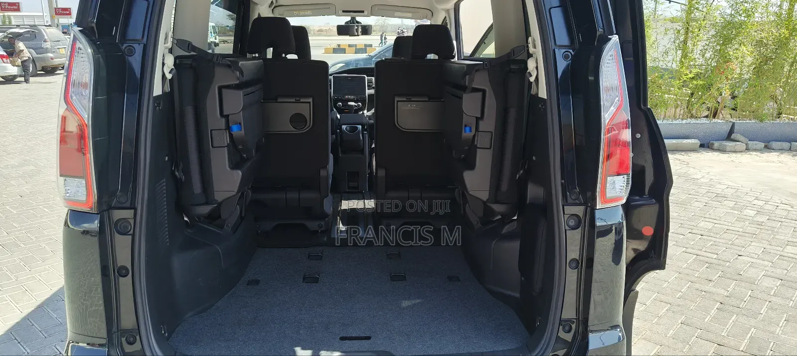 Nissan Serena 2018 Black