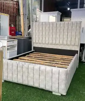 Patterned Quality Bed