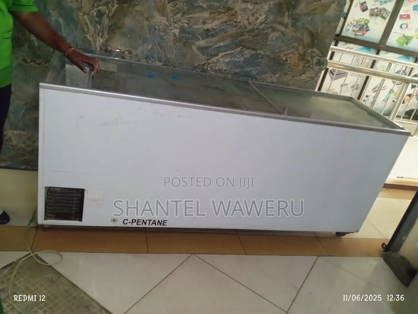 Specious Deep Freezer < Display Freezer/>