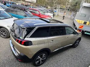 Peugeot 5008 2018 Gold