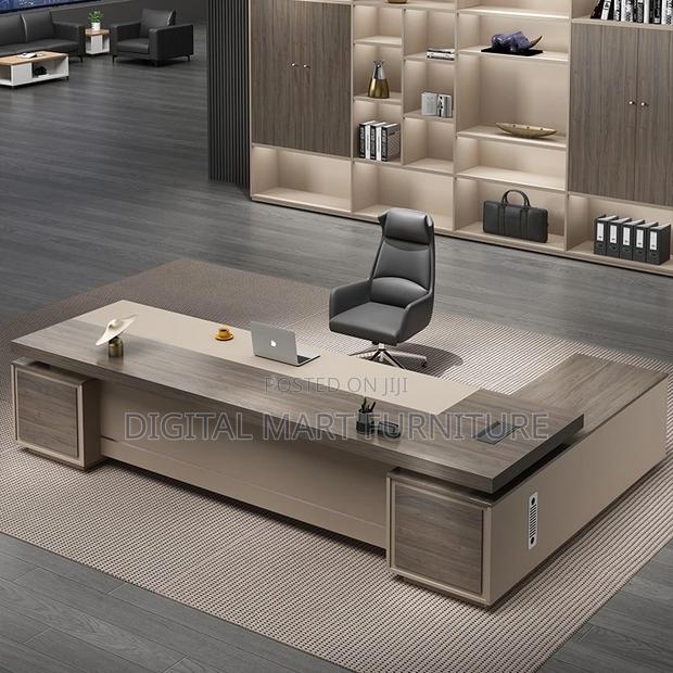 Office Desk:1600mm Ergonomic Executive Office Desk - thumbnail 3