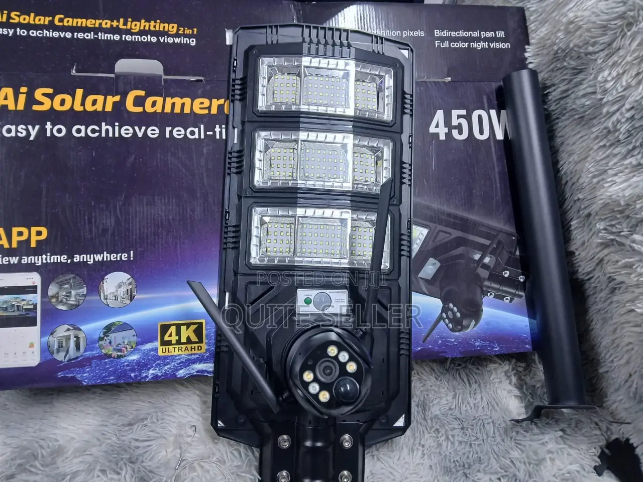 450 Watts Solar Street Light With 4mp 4g PTZ Camera.