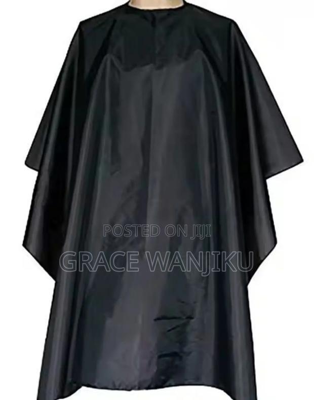 Stylish and Durable Salon Cape . - main view