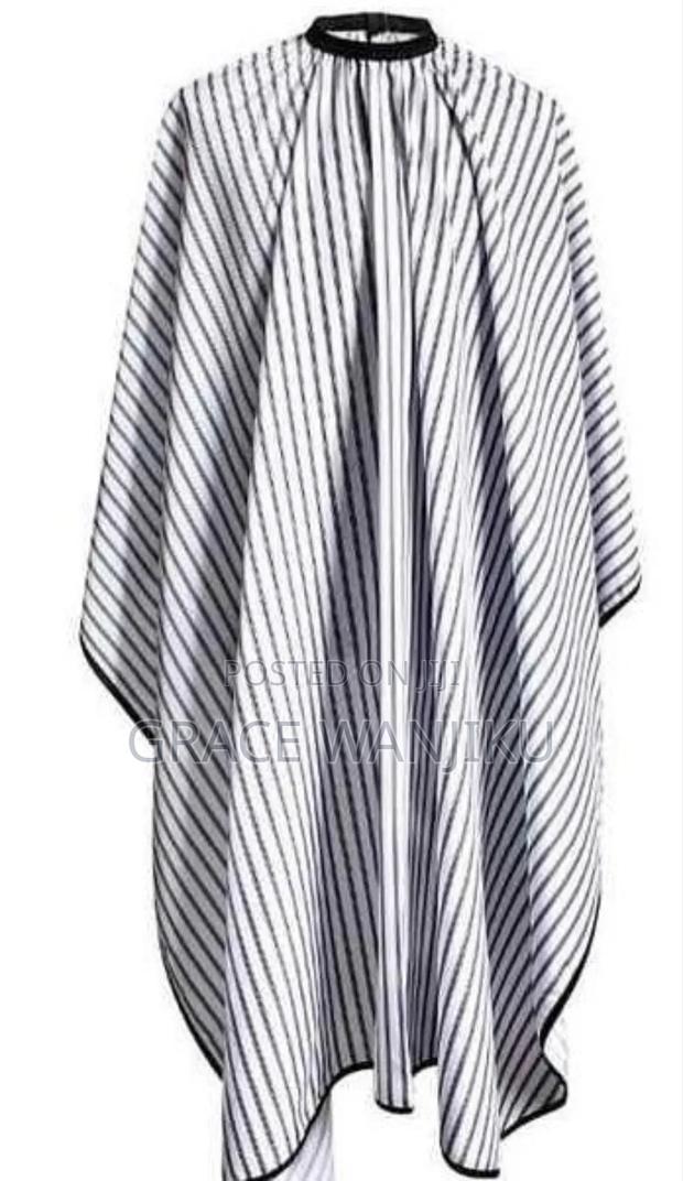 Stylish and Durable Salon Cape . - thumbnail 2