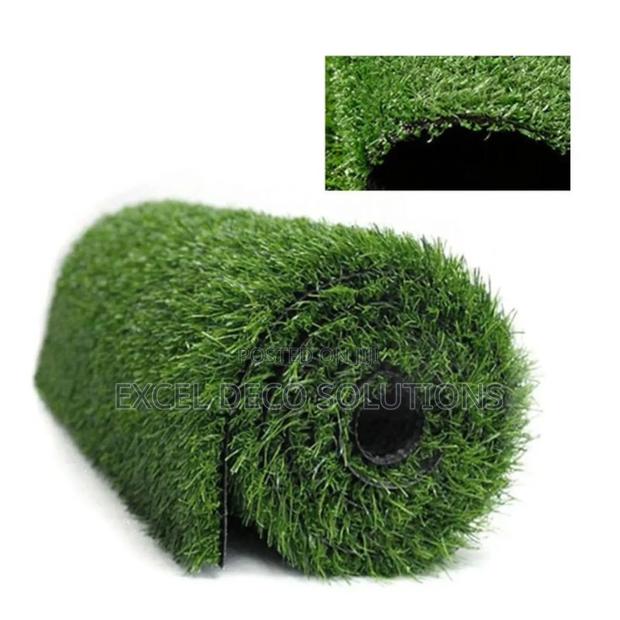 Artificial Grass Carpet – Ideal for Weddings Photo Setups