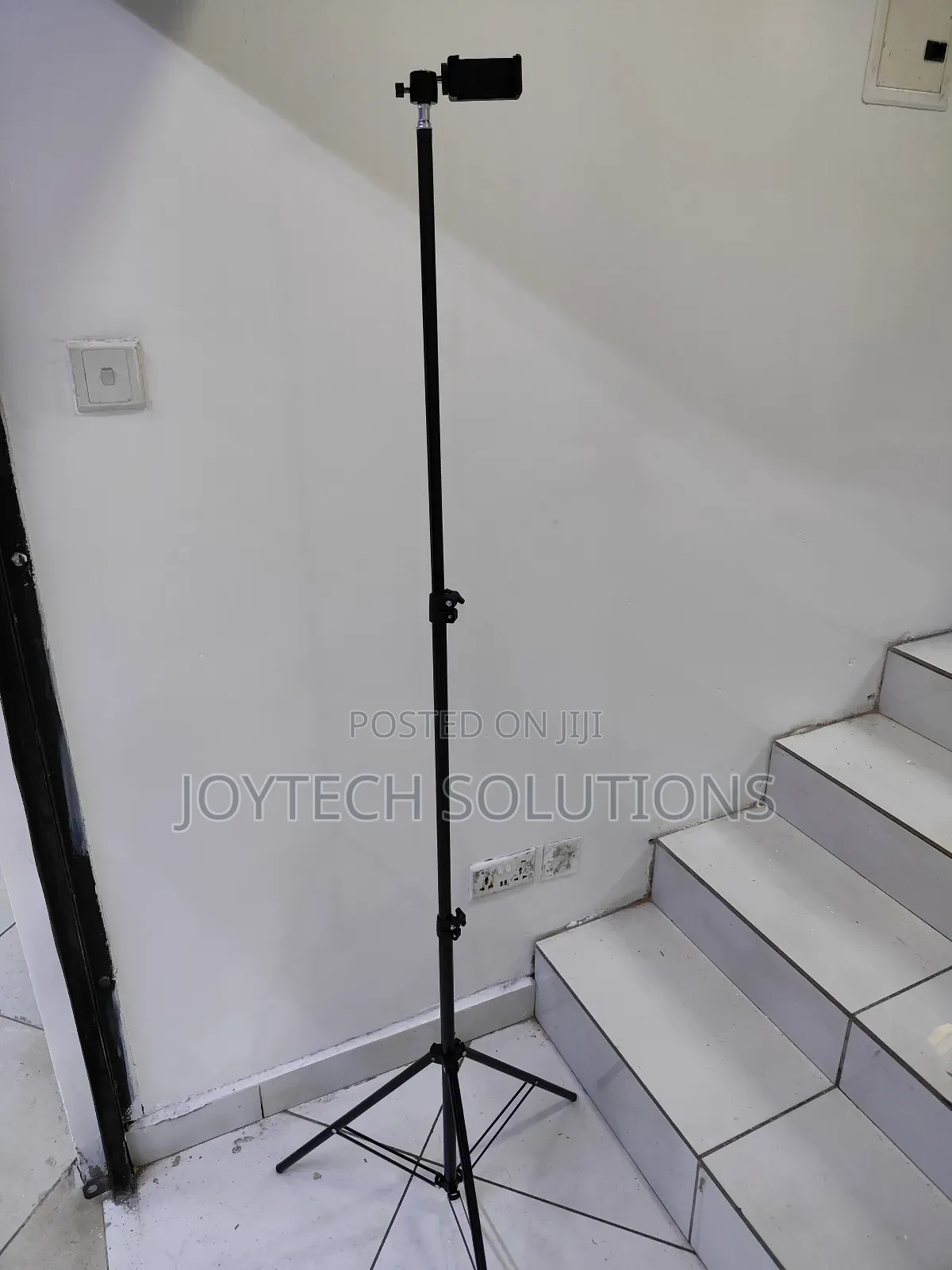 Tripod Light Phone Holder Stand. Portrait Landscape 2.1 M