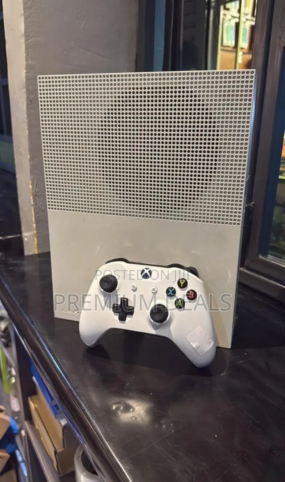 Preowned Xbox One S With Original Controller.