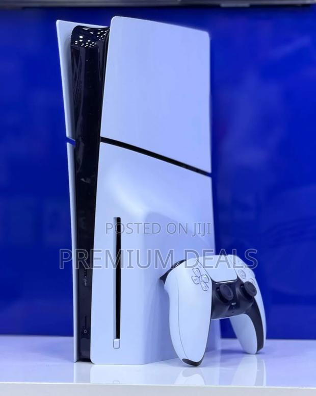 Clean White Milky Ps5 Slim Complete.