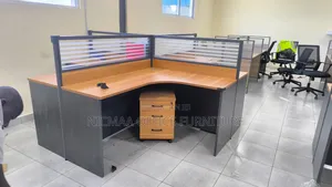Workstation: 4-Way L-Shaped Curved Workstation