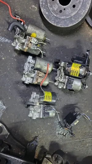 Motor Hybrid Toyota Prius
