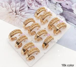 Textured Everyday Hoop Earings - main view