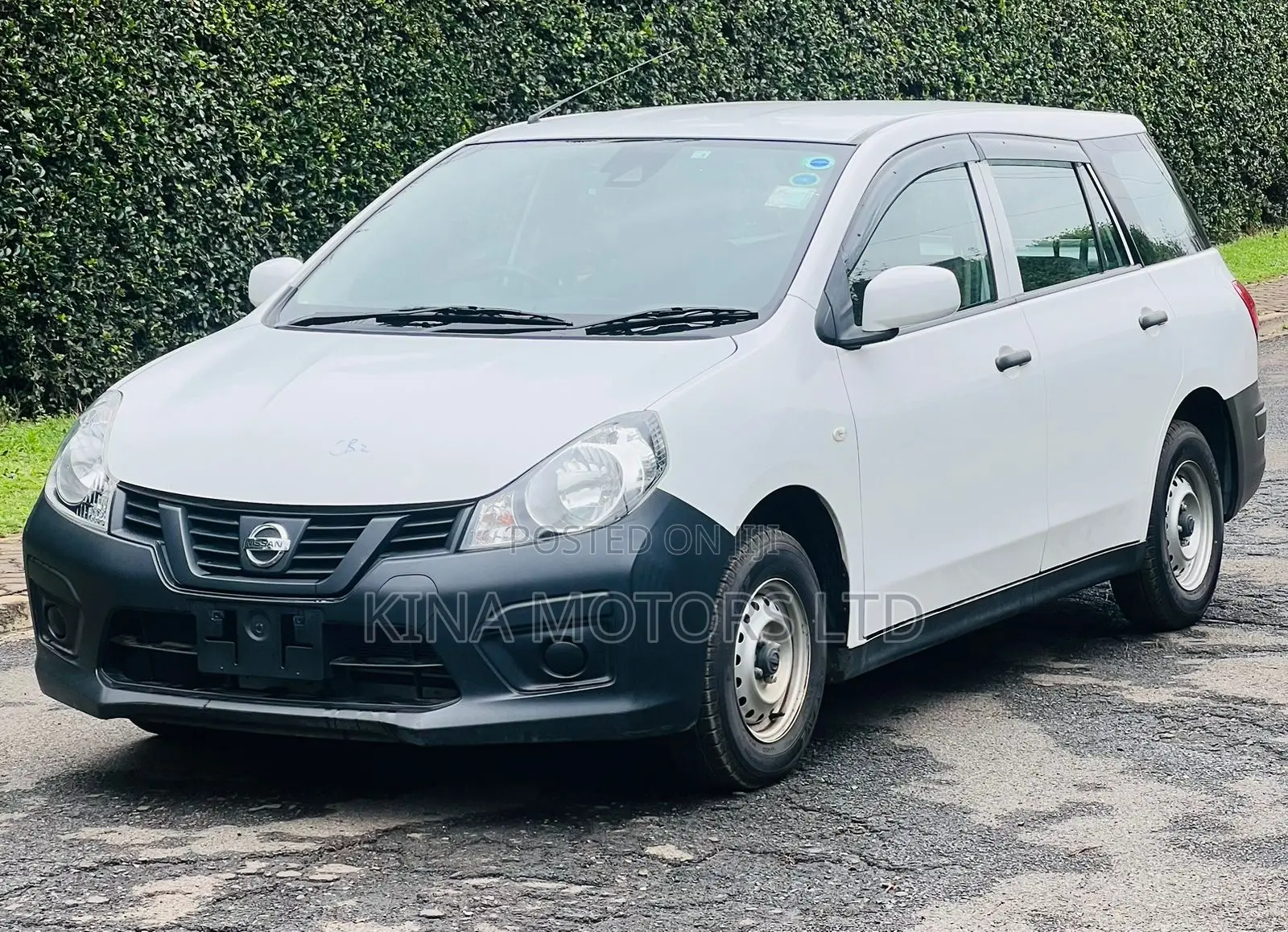 Nissan Advan 2018 White