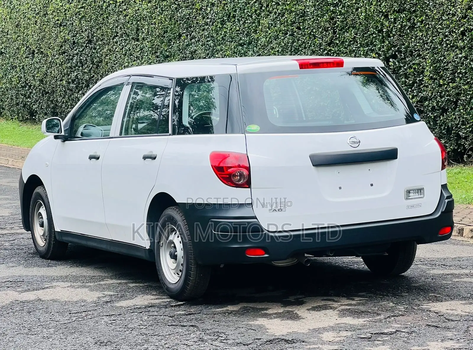 Nissan Advan 2018 White