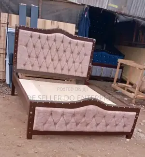 Bed Brown Hardwood 5*6 Mocket Bed