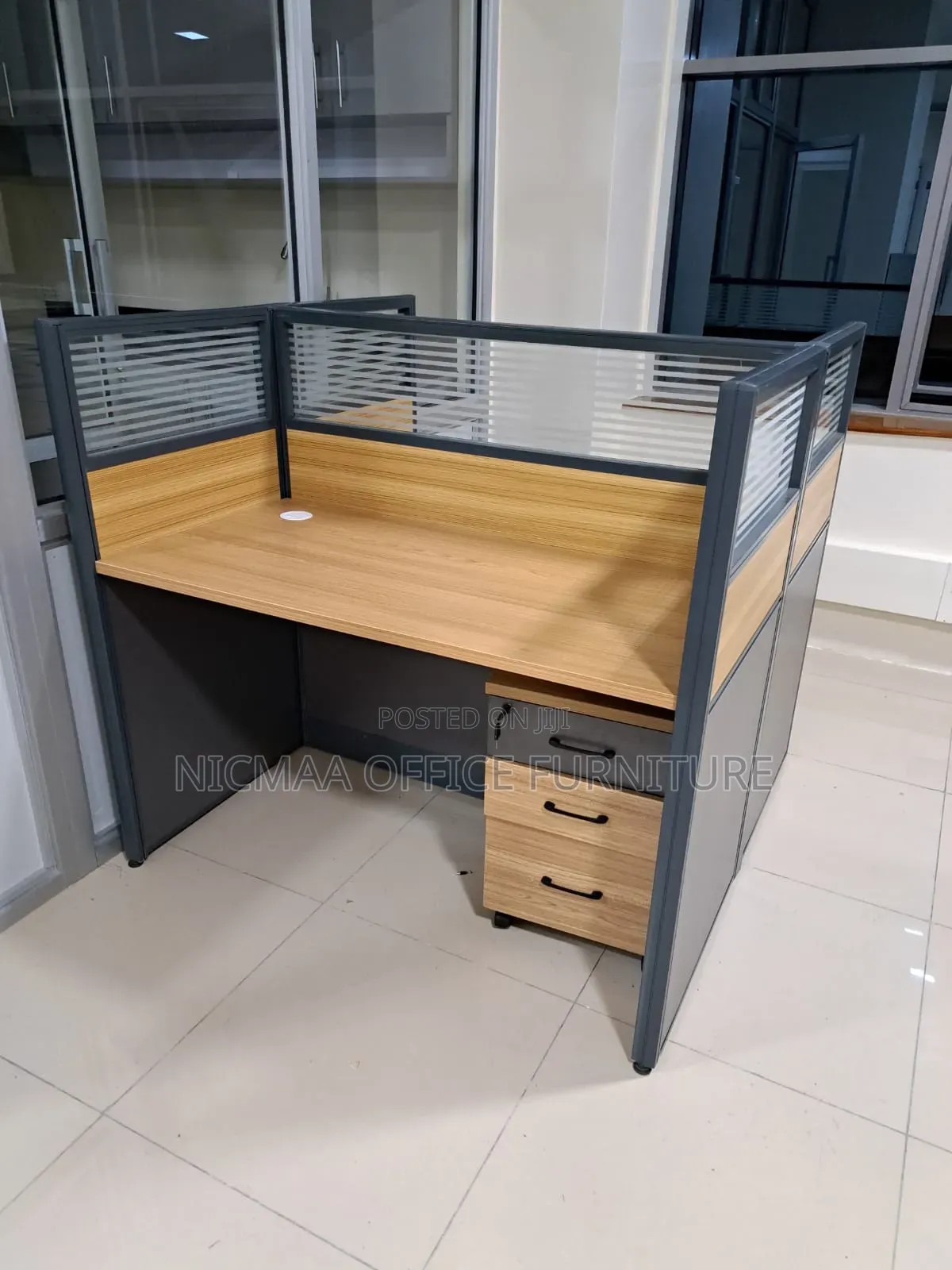 Workstation: 2-Way Partioned Model Ergonomic Workstation