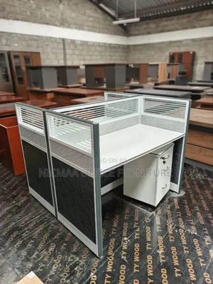 Workstation: 2-way Sturdy Closed White Workstation
