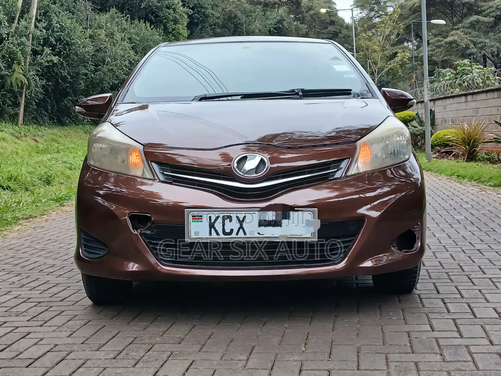 Toyota Vitz 2012 Brown