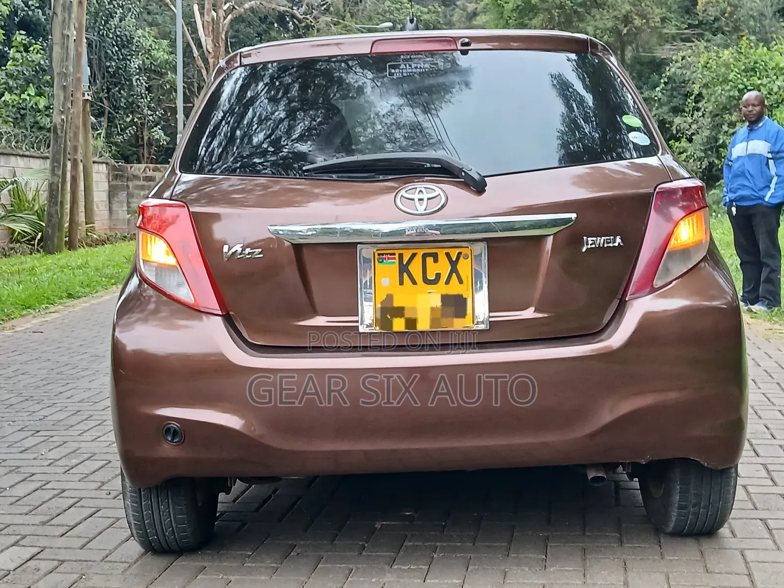 Toyota Vitz 2012 Brown