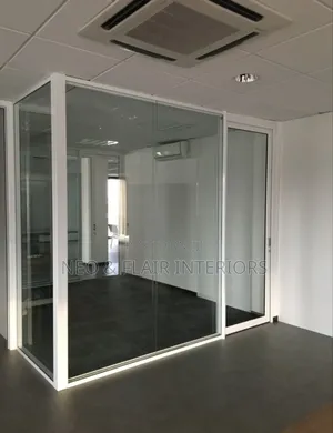 Frameless Office Partitions