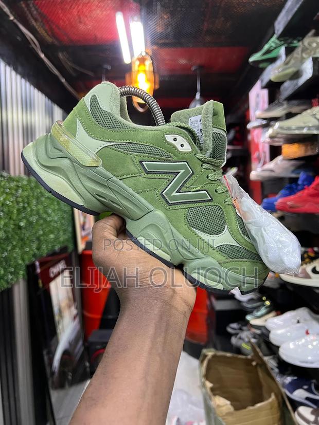 New Balance 9060 Green - main view