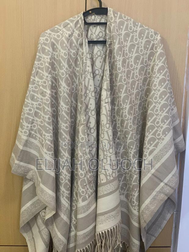 Dior Quality Heavy Scarf/Wrap - thumbnail 3