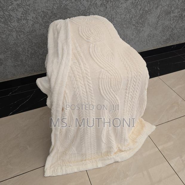 Lambswool Double Sided Throw Blanket* Size 200*230cm ( 6*7) - thumbnail 4